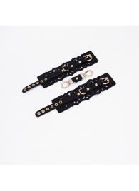 Черные кожаные наручники с узорами и золотистой фурнитурой - Crazy Handmade - купить с доставкой в Архангельске