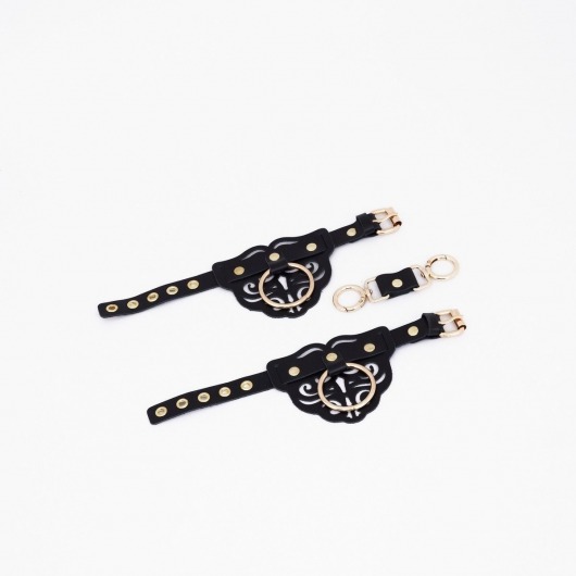 Черные кожаные наручники с клепками, кольцами и золотистой фурнитурой - Crazy Handmade - купить с доставкой в Архангельске